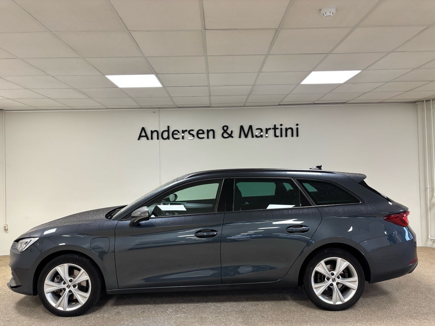 Grå Seat Leon fra 2024