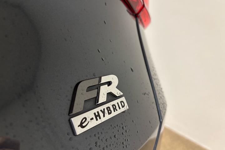 Grå Seat Leon fra 2024