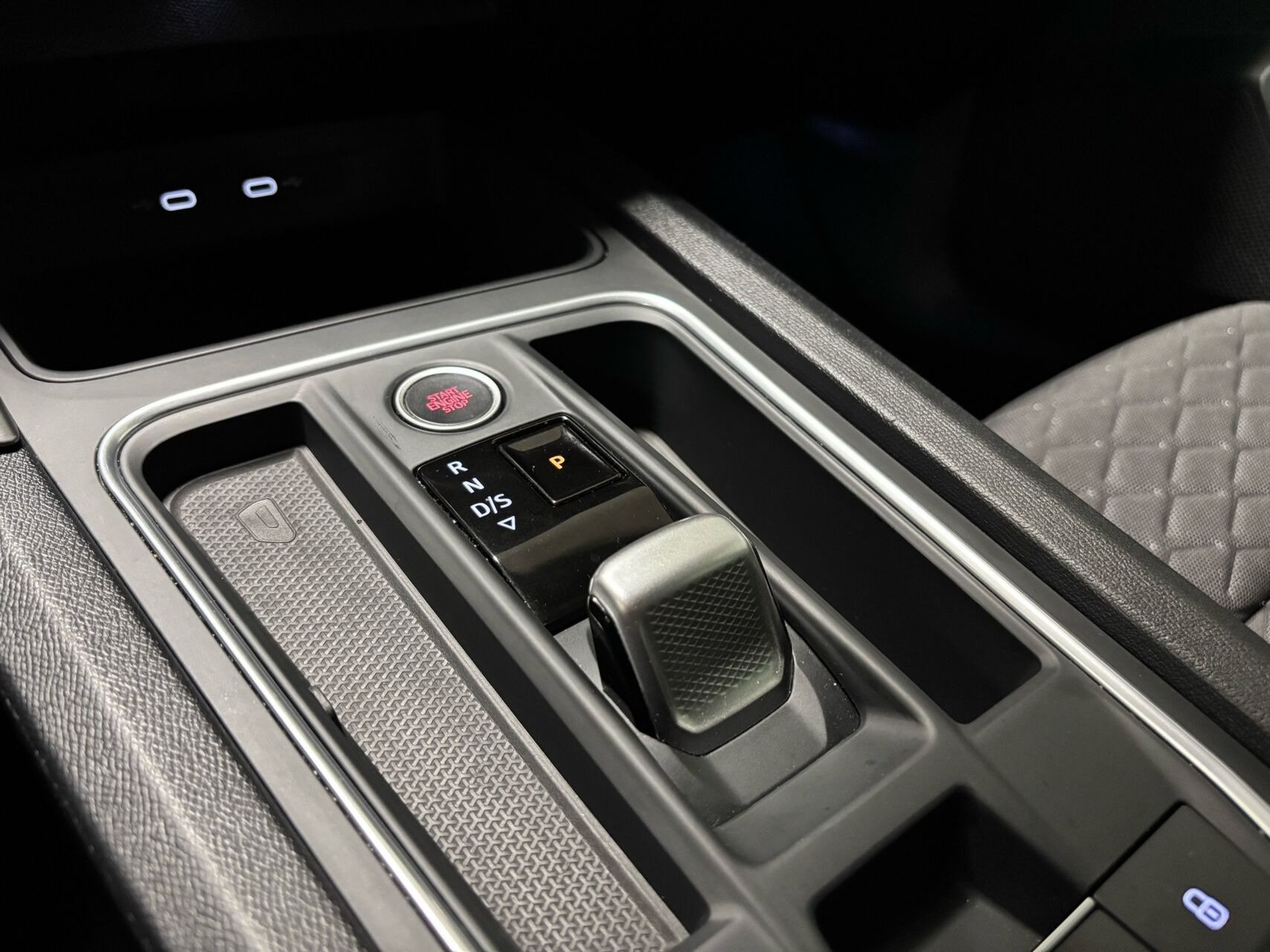 Grå Seat Leon fra 2024
