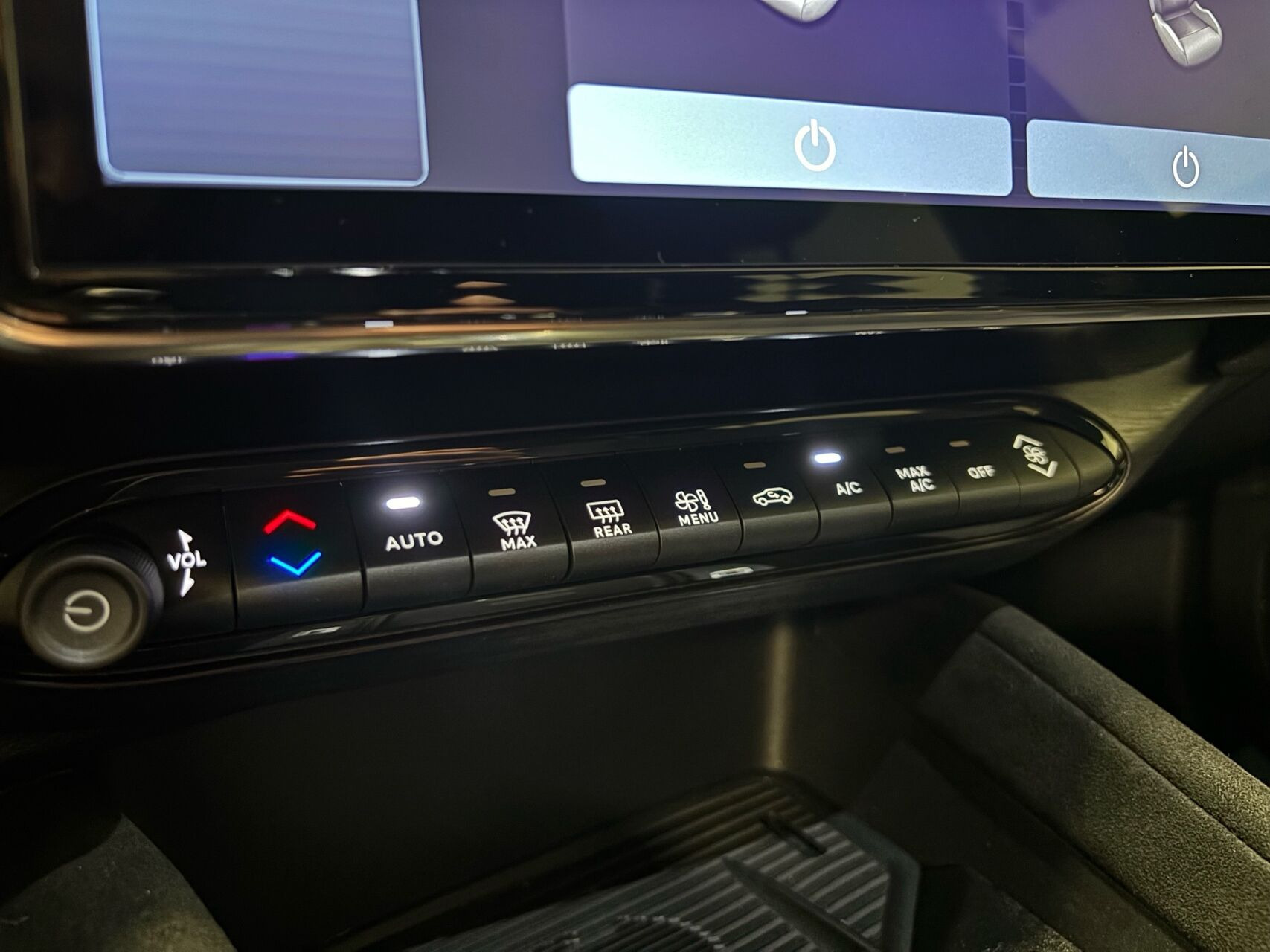 Sort Alfa Romeo Junior fra 2025
