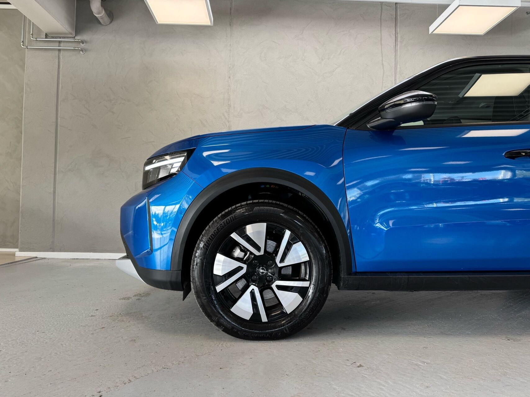 Blå Opel Frontera fra 2025