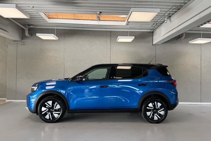 Blå Opel Frontera fra 2025