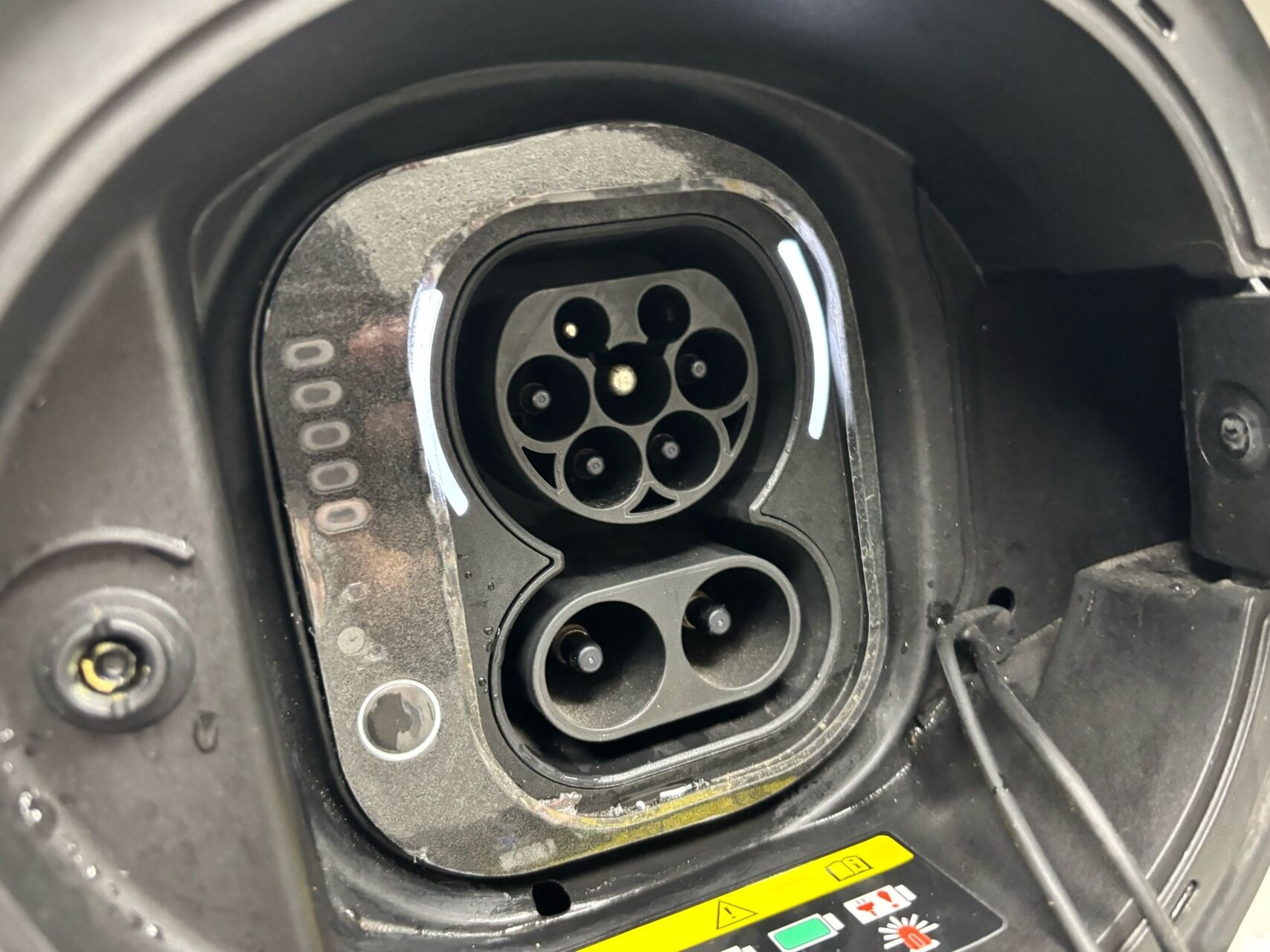 Hvid Fiat 500e fra 2023