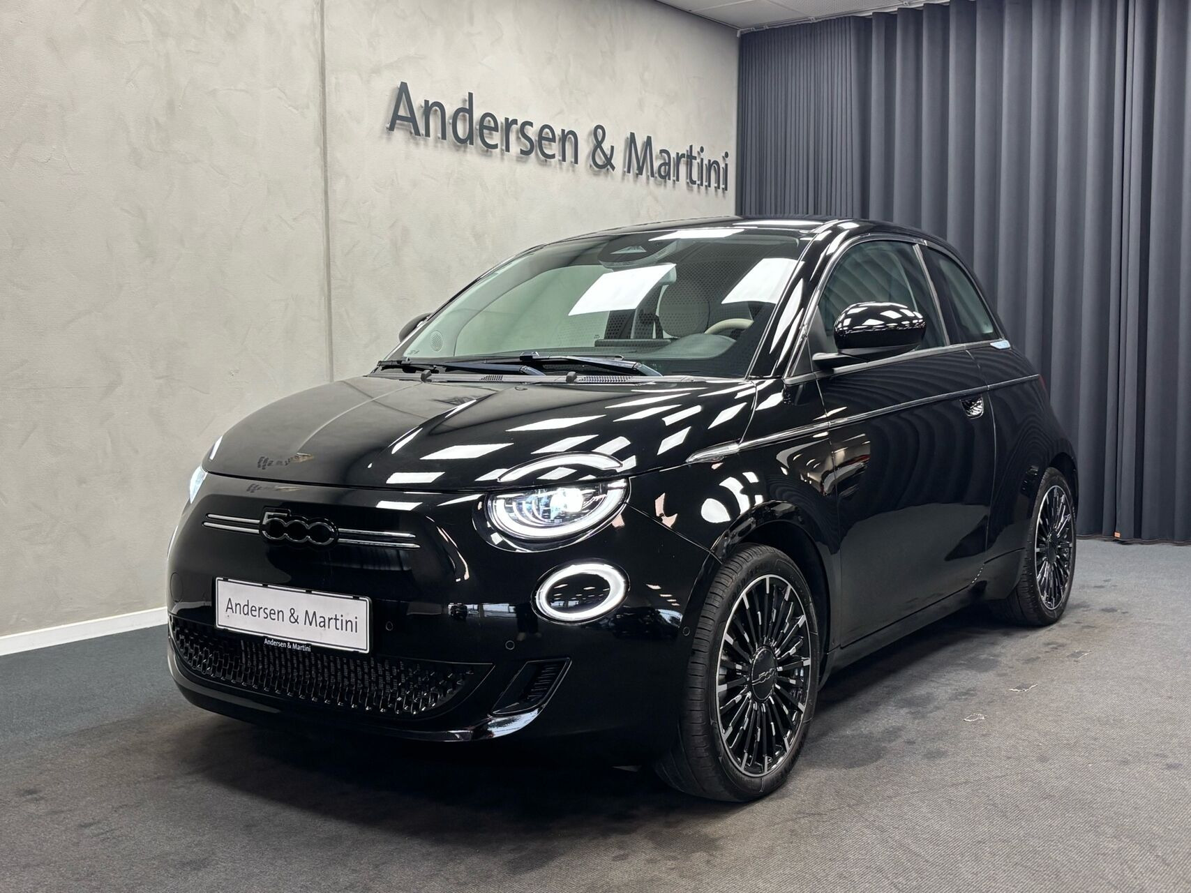 Sort Fiat 500e fra 2023