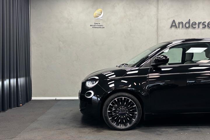 Sort Fiat 500e fra 2023