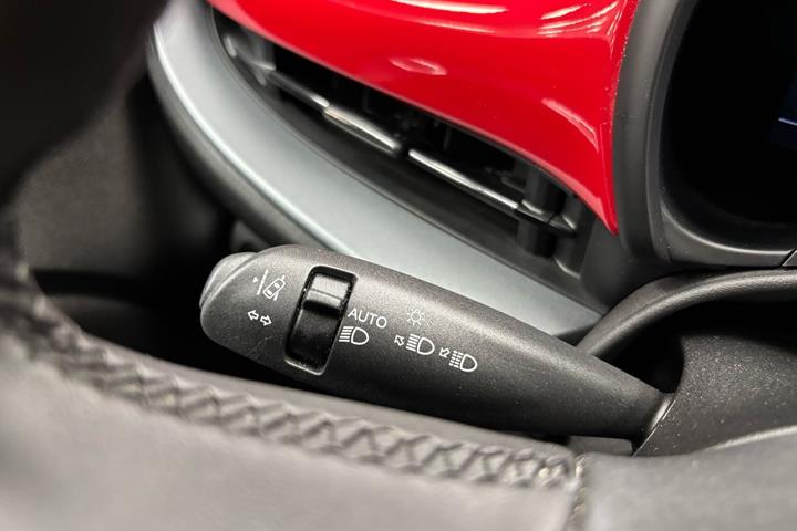 Rød Fiat 500e fra 2023