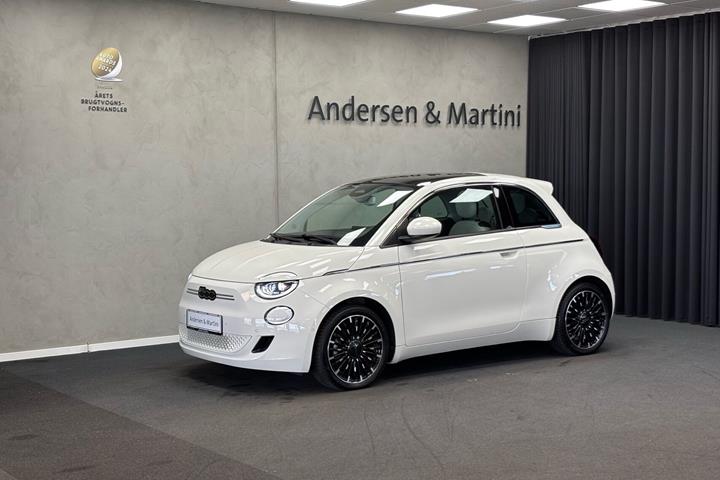 Hvid Fiat 500e fra 2023
