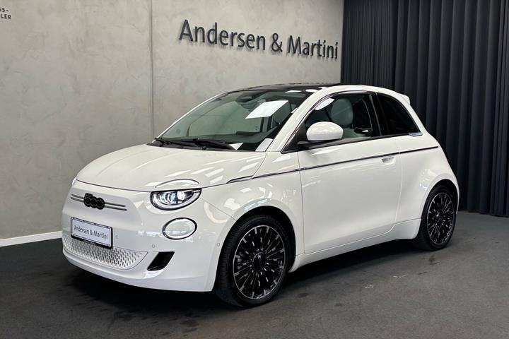 Hvid Fiat 500e fra 2023