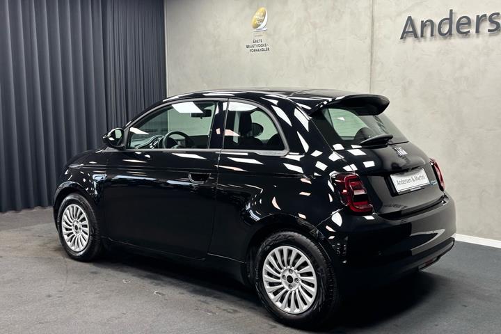 Sort Fiat 500e fra 2023