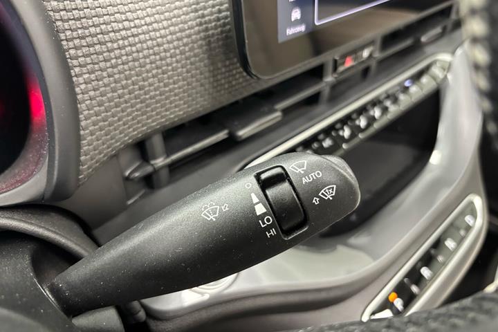 Grå Fiat 500e fra 2023