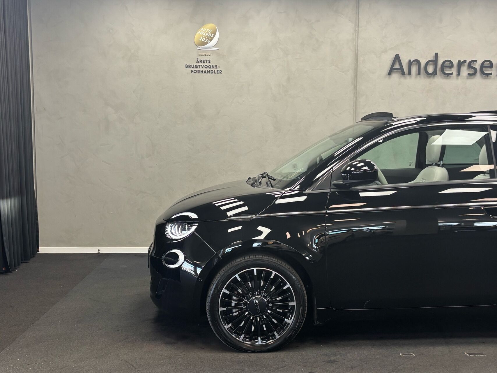 Sort Fiat 500e fra 2024