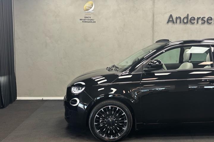 Sort Fiat 500e fra 2024