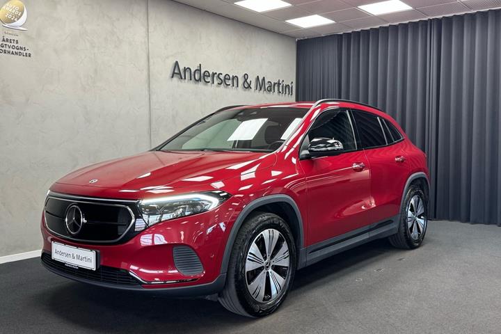 Rød Mercedes EQA250 fra 2023
