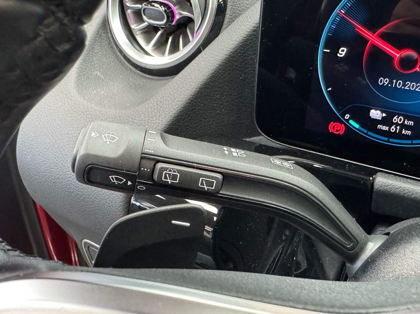 Rød Mercedes EQA250 fra 2023