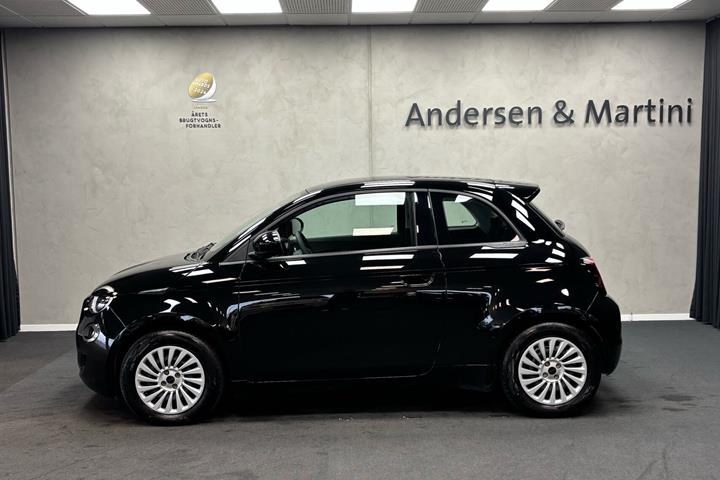Sort Fiat 500e fra 2023