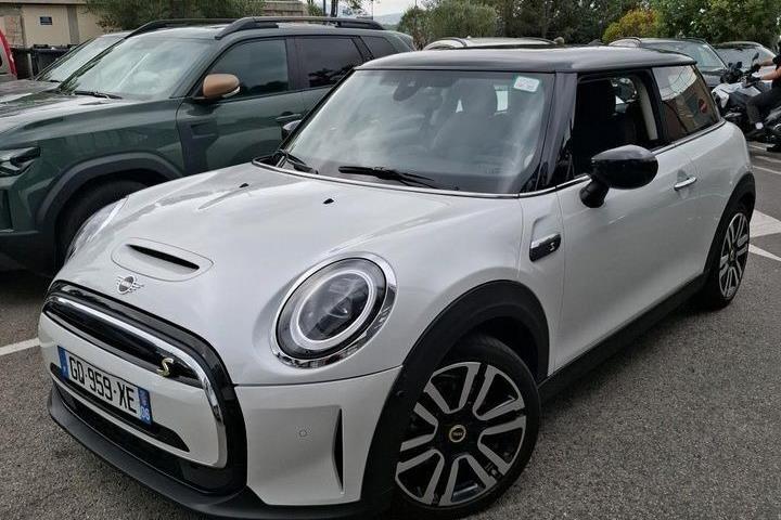 Hvid Mini Cooper fra 2023