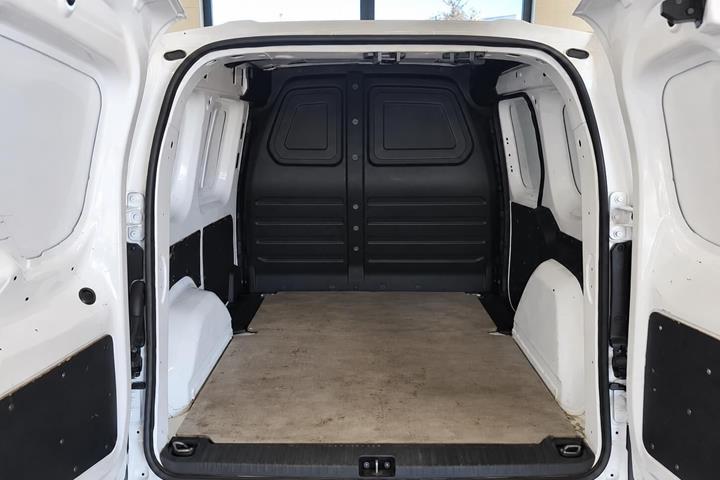 Hvid Nissan Townstar fra 2023