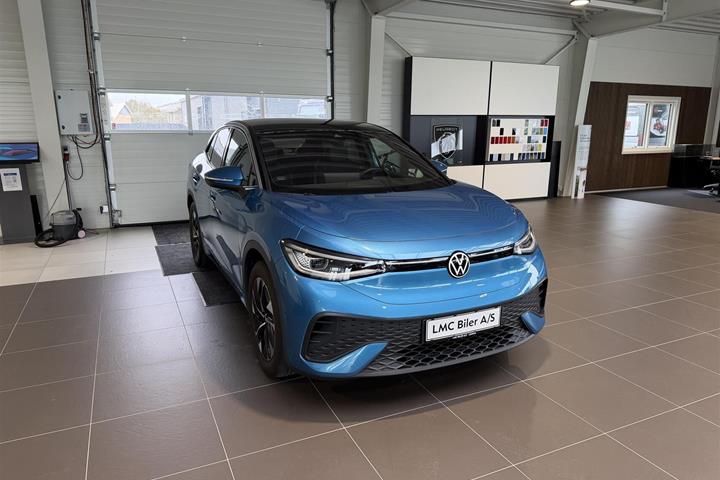 Blå VW Volkswagen ID.5 Style Plus Pro fra 2025