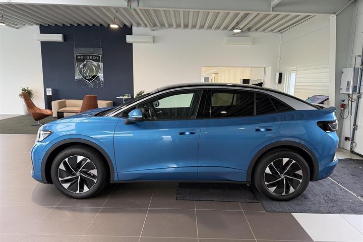 Blå VW Volkswagen ID.5 Style Plus Pro fra 2025