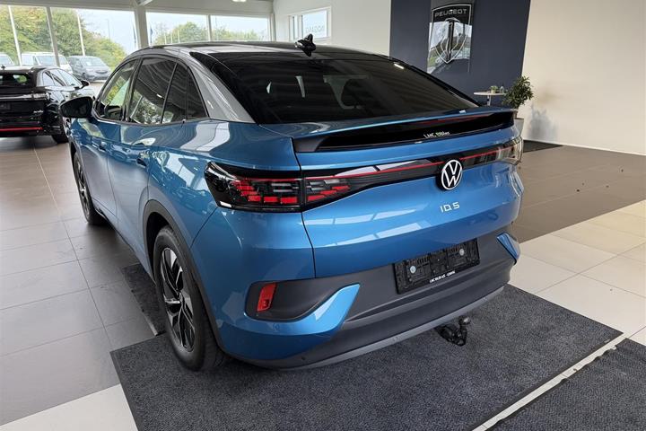 Blå VW Volkswagen ID.5 Style Plus Pro fra 2025