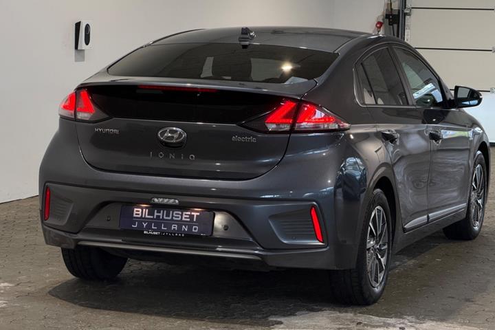 Grå Hyundai Ioniq fra 2020