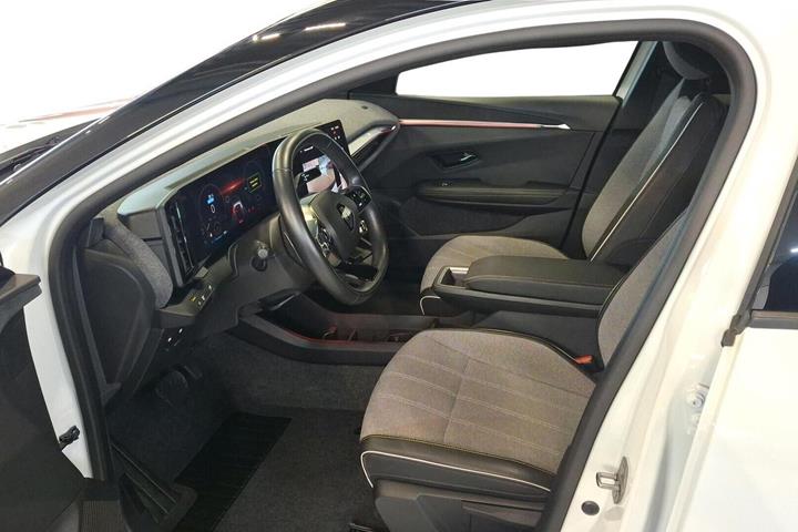 Hvid Renault Megane E-Tech fra 2023
