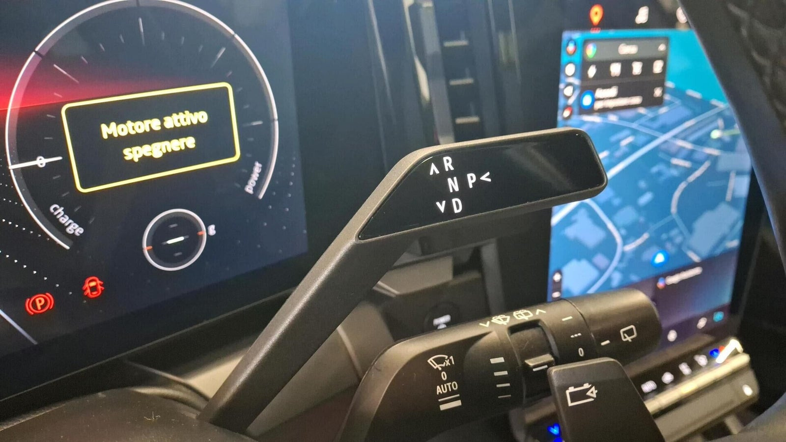 Hvid Renault Megane E-Tech fra 2023