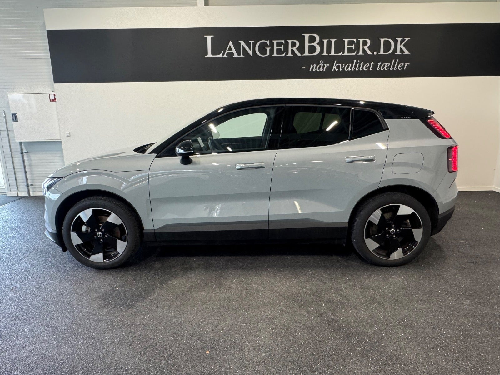 Grå Volvo EX30 fra 2024