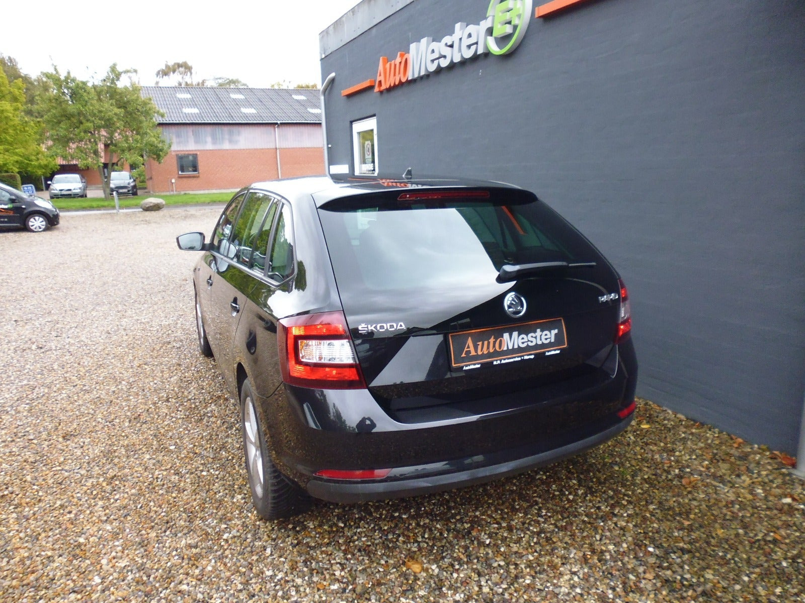 Sort Skoda Rapid fra 2015