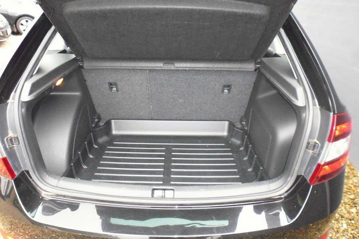 Sort Skoda Rapid fra 2015