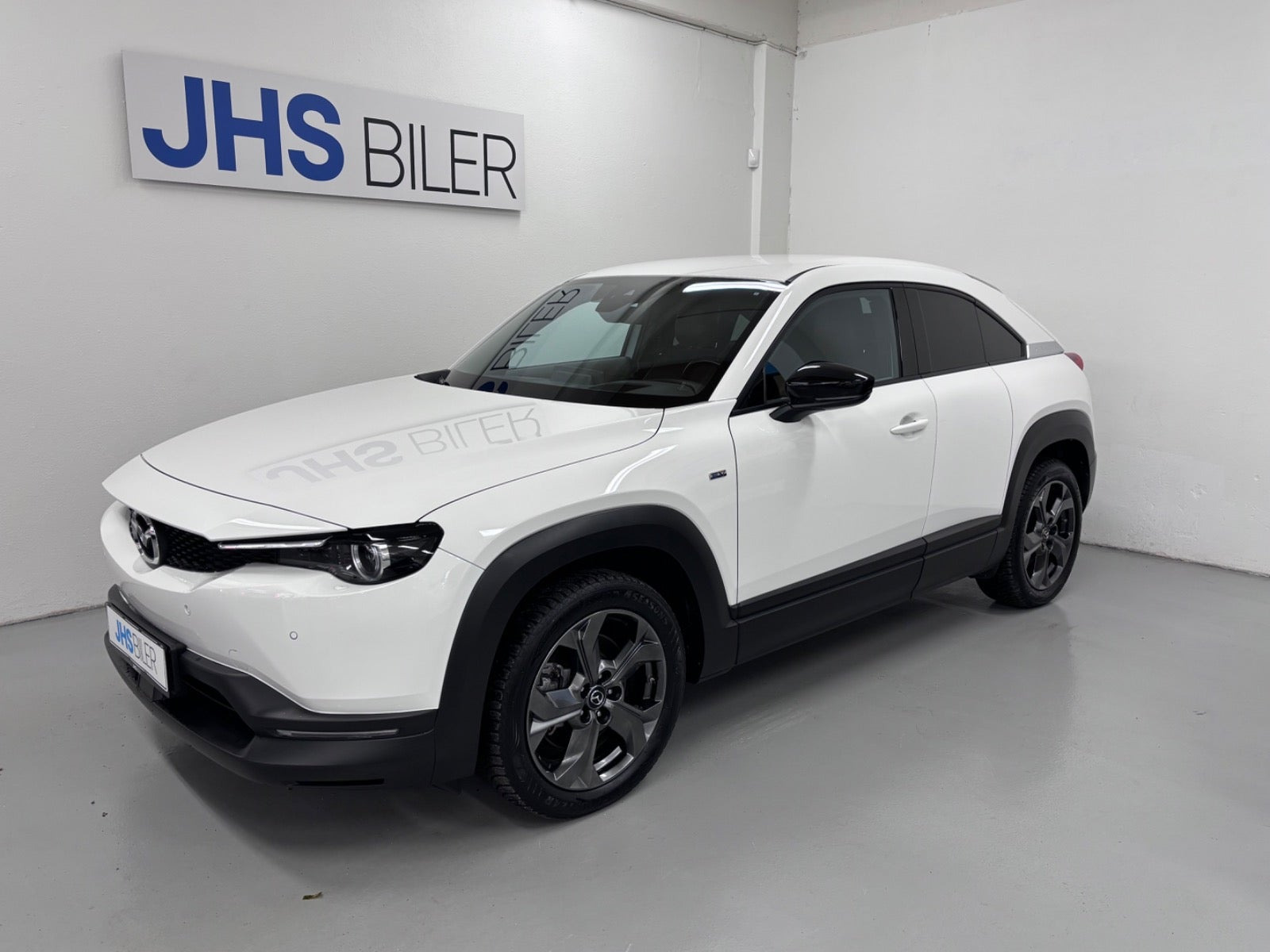 Hvid Mazda MX-30 fra 2023