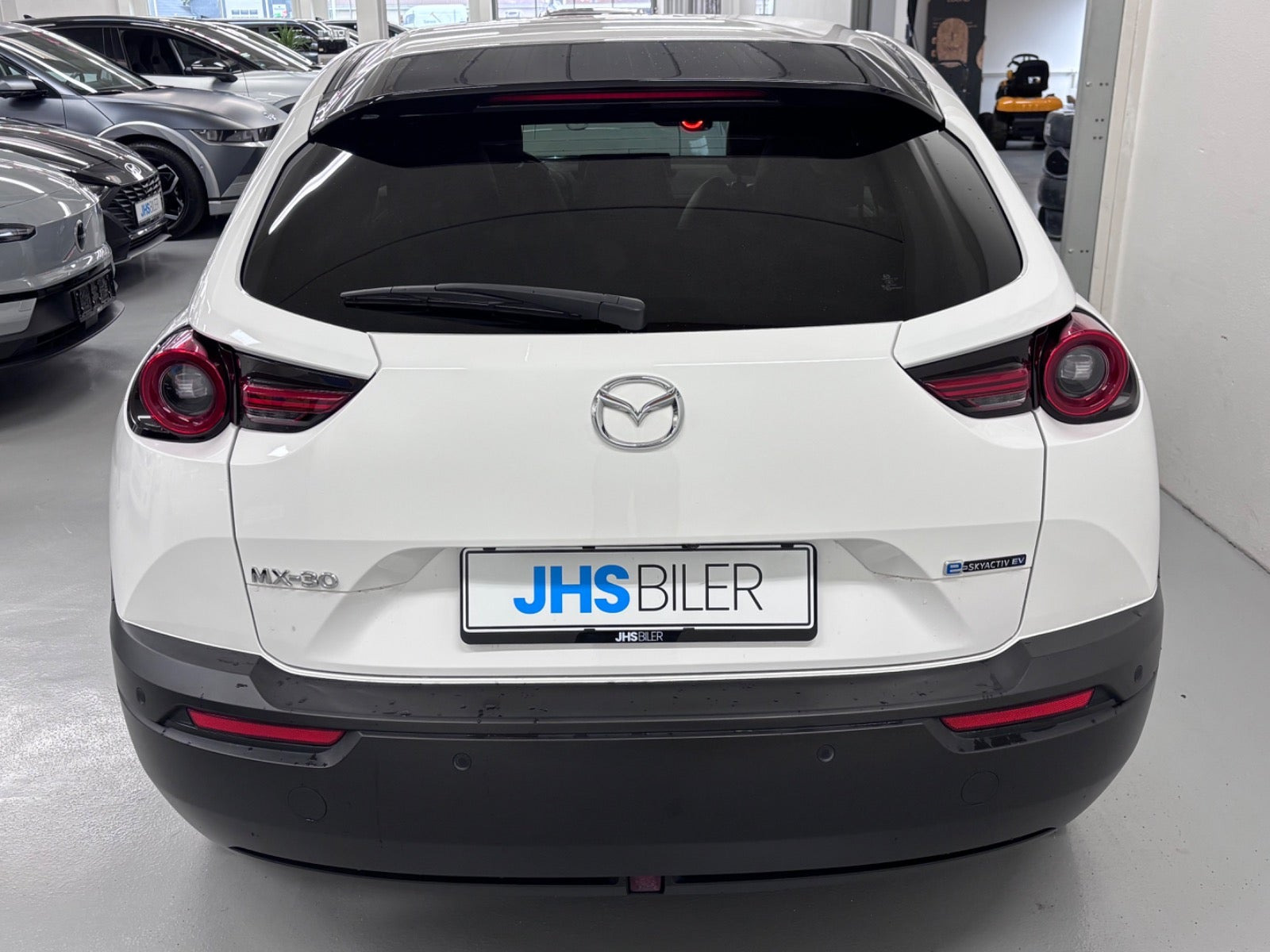 Hvid Mazda MX-30 fra 2023