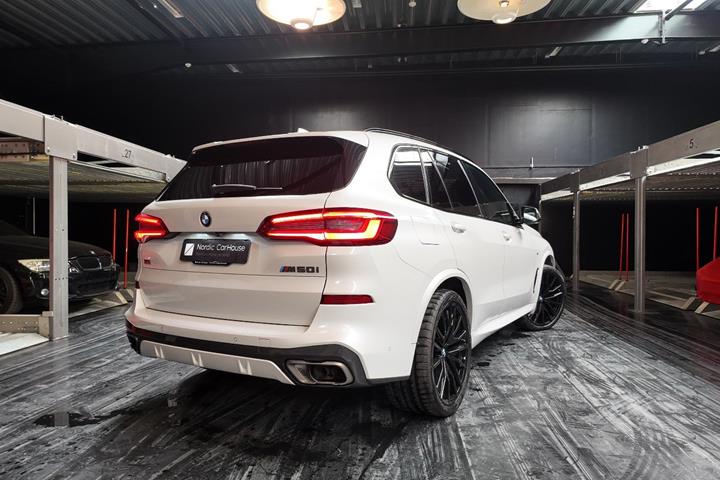 Hvid BMW X5 fra 2019