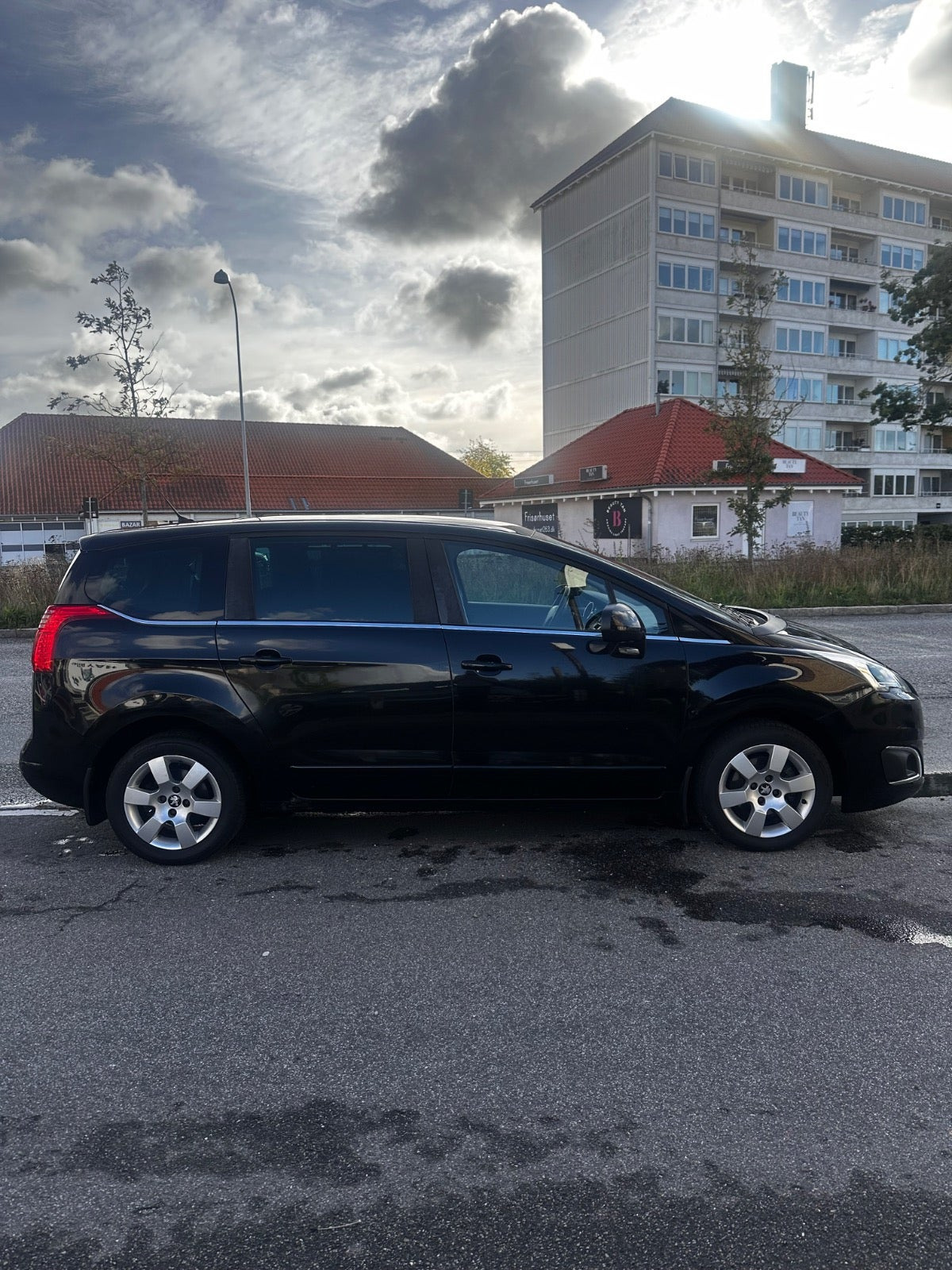 Sort Peugeot 5008 fra 2014