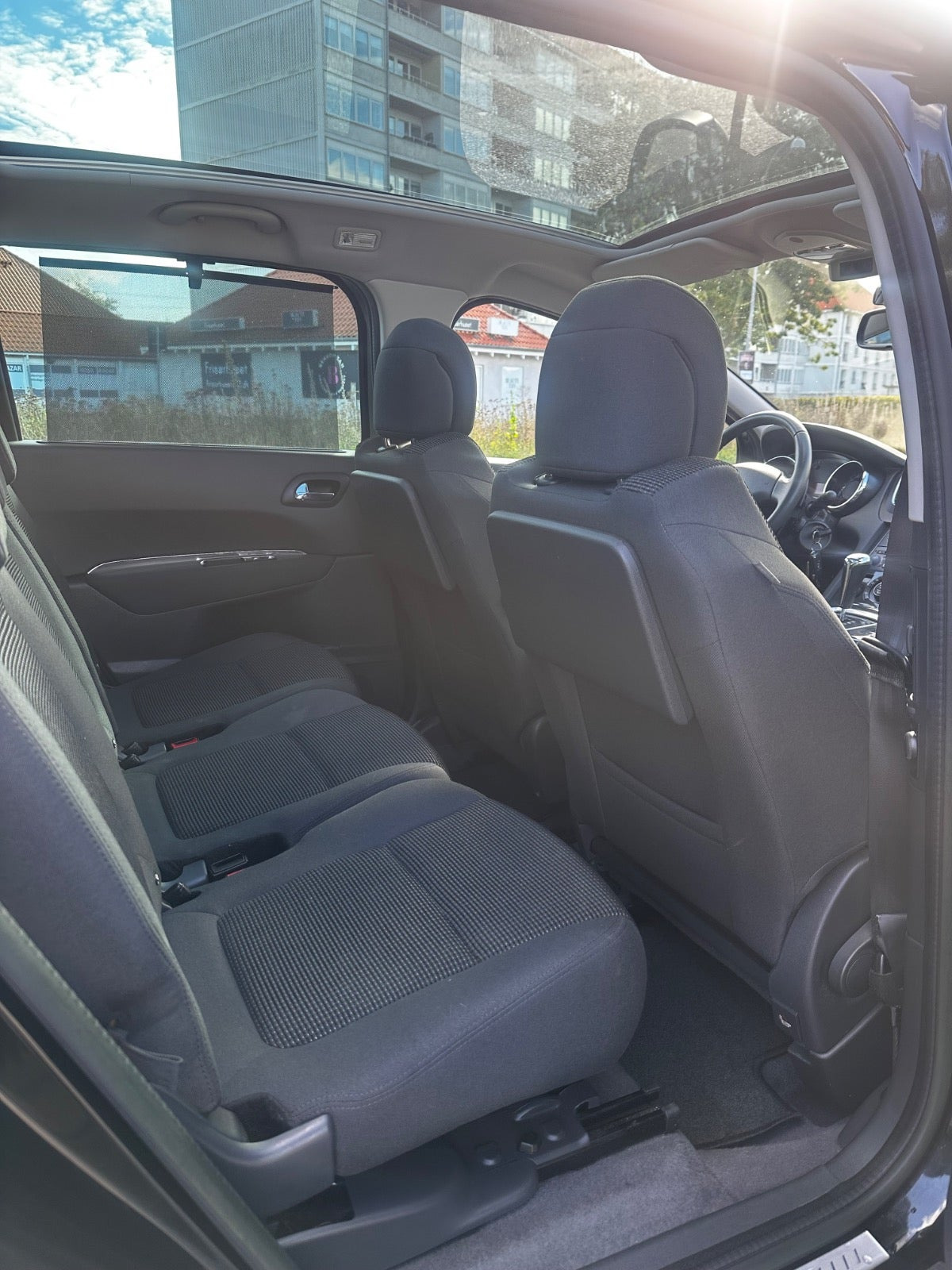 Sort Peugeot 5008 fra 2014