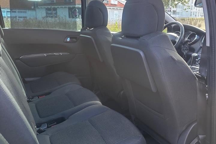 Sort Peugeot 5008 fra 2014