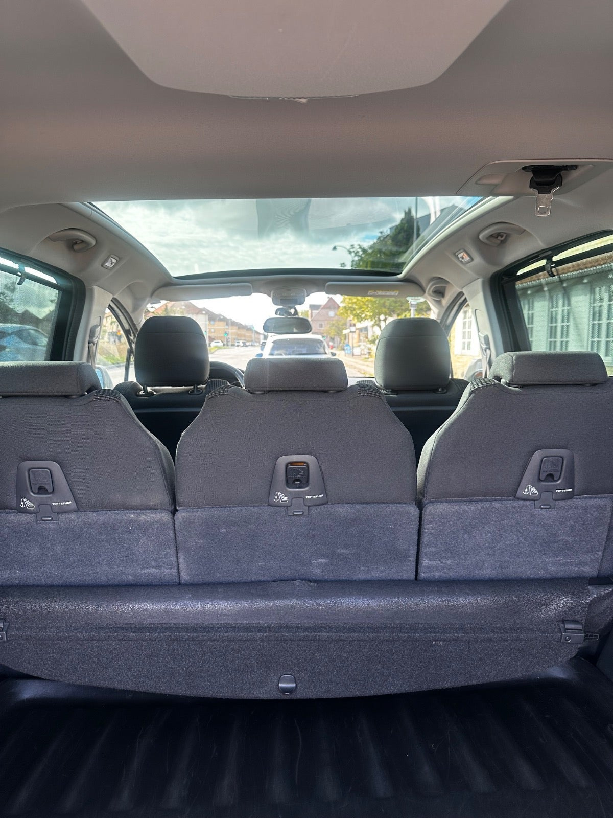 Sort Peugeot 5008 fra 2014