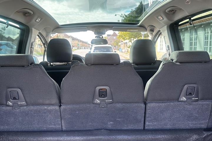 Sort Peugeot 5008 fra 2014