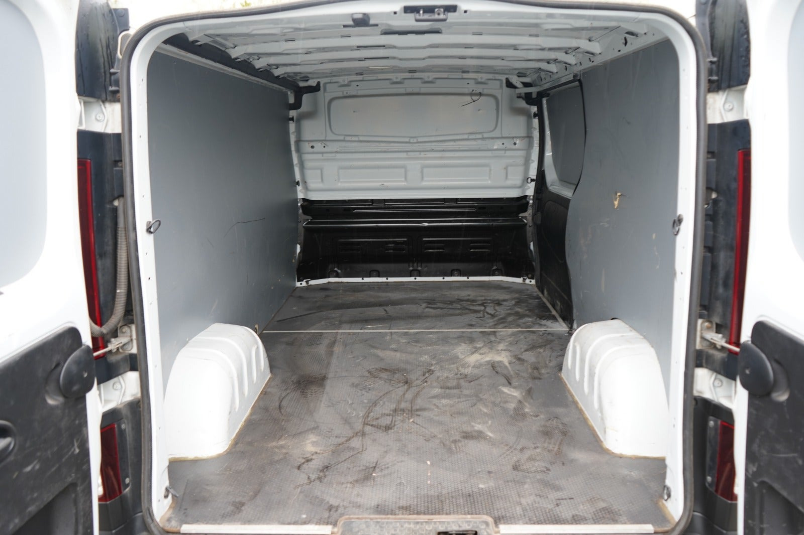 Hvid Renault Trafic T29 fra 2018