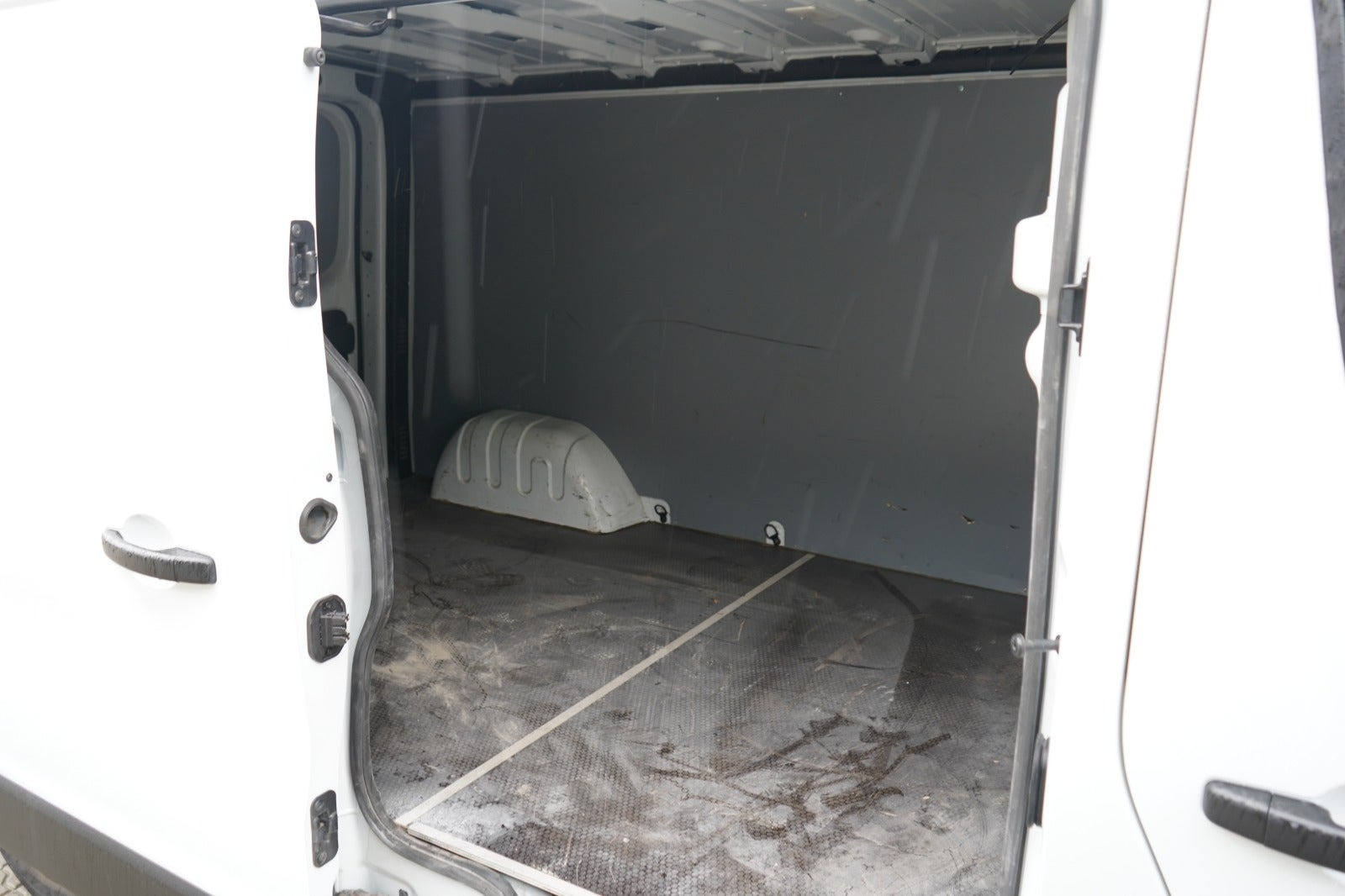 Hvid Renault Trafic T29 fra 2018