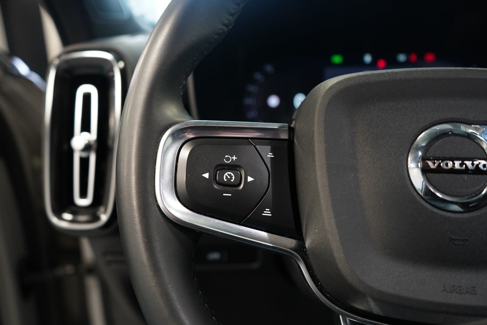 undefined Volvo XC40 fra 2024
