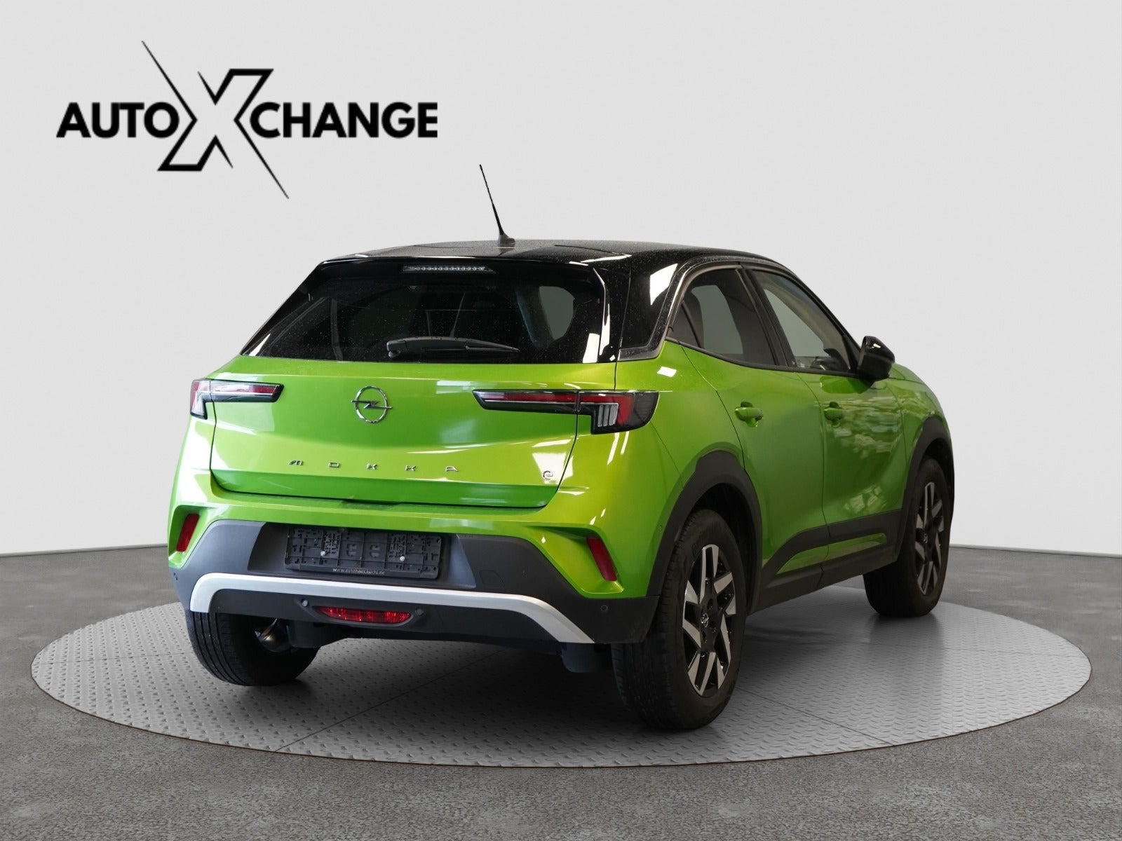 Grøn Opel Mokka-e fra 2023
