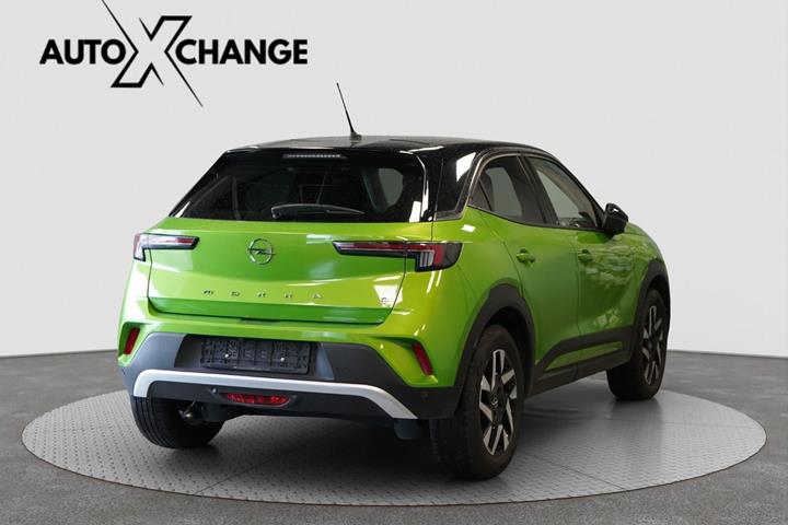 Grøn Opel Mokka-e fra 2023
