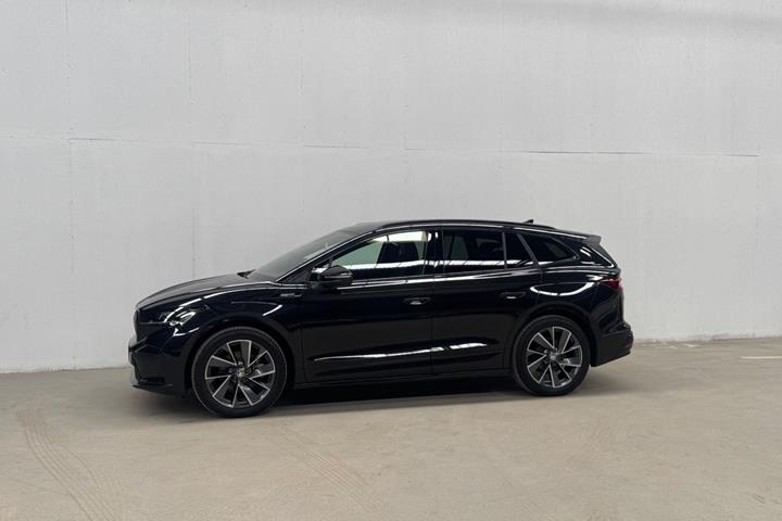 Sort Skoda Enyaq fra 2023