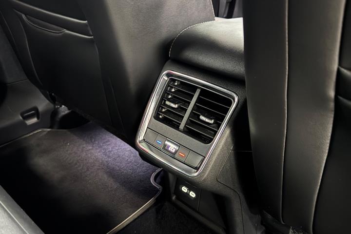Sort Skoda Enyaq fra 2023