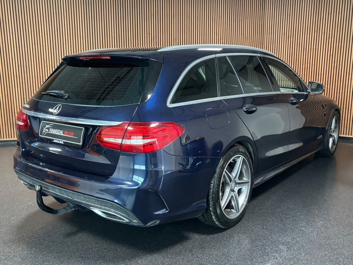 Blå Mercedes C200 d fra 2016