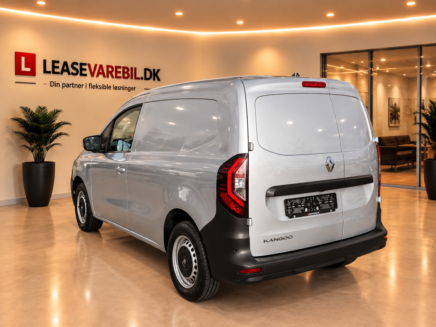 Grå Renault Kangoo fra 2023