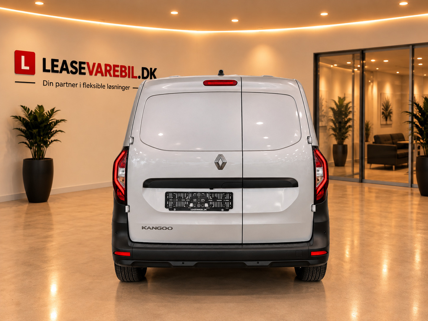 Grå Renault Kangoo fra 2023