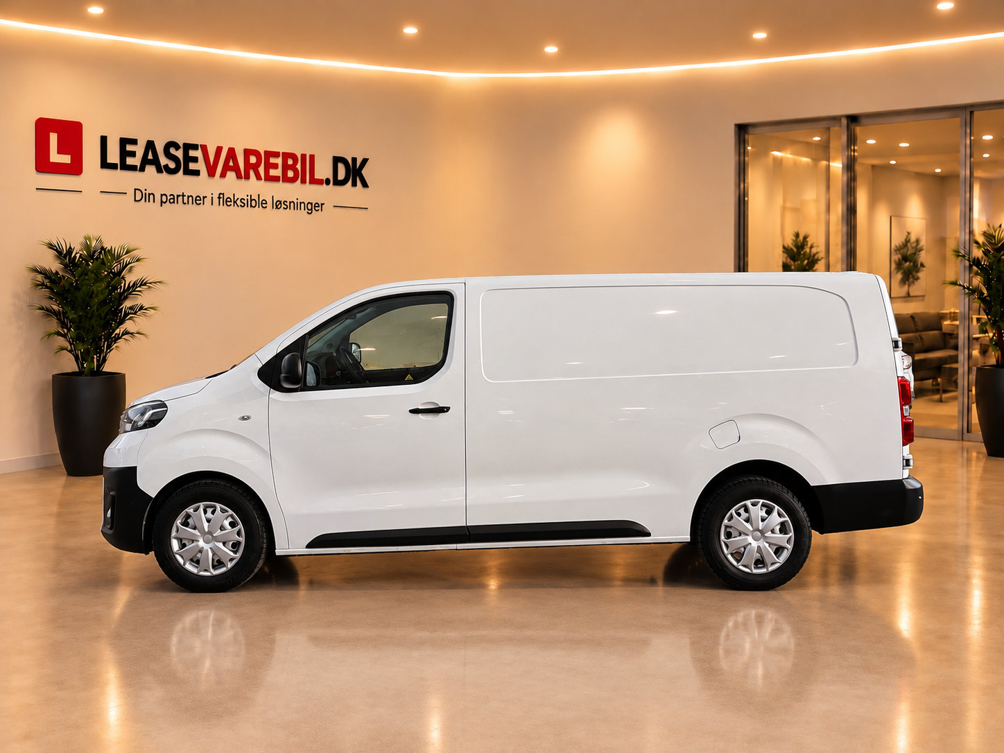 Hvid Toyota ProAce fra 2019