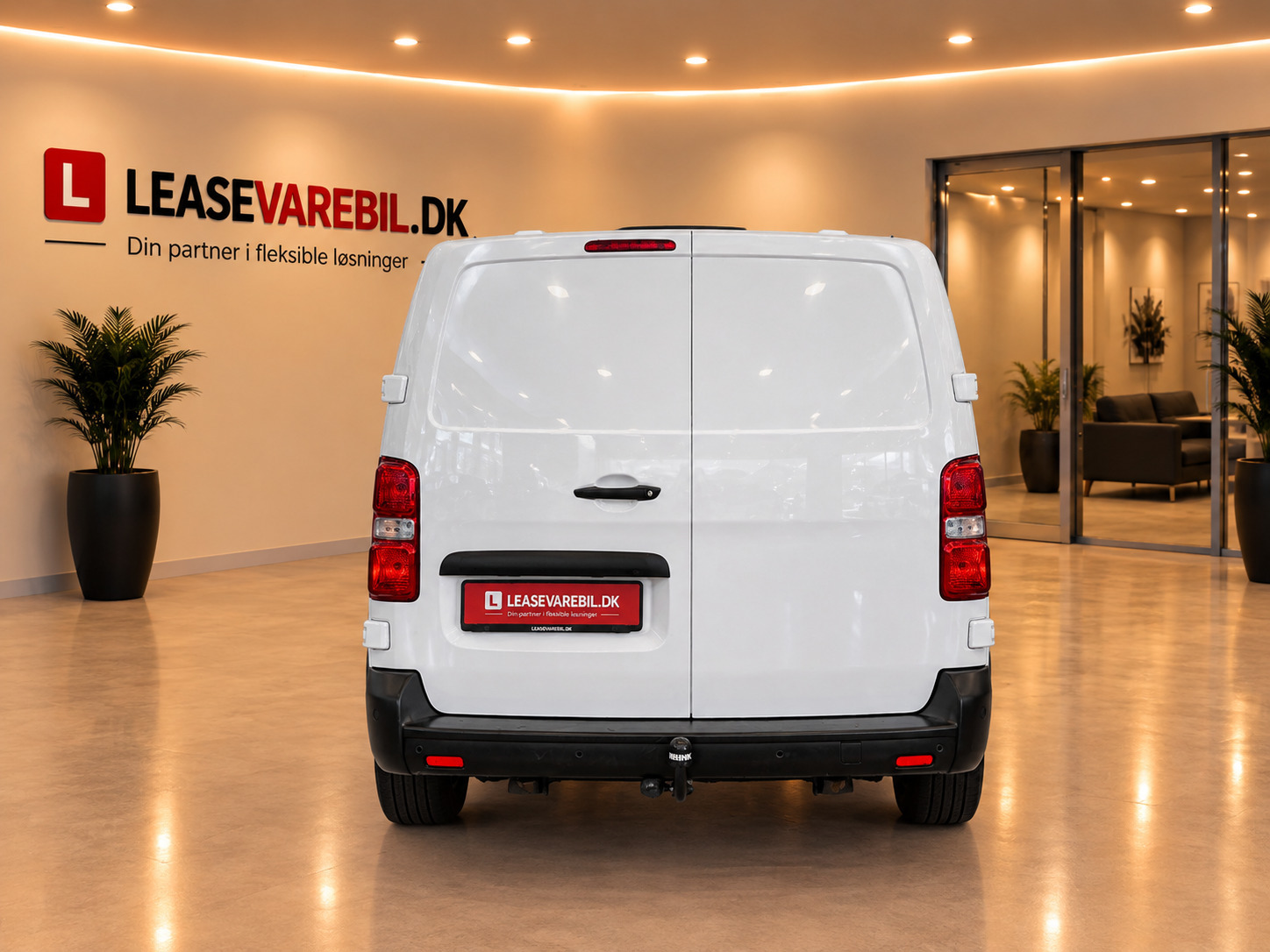 Hvid Toyota ProAce fra 2019